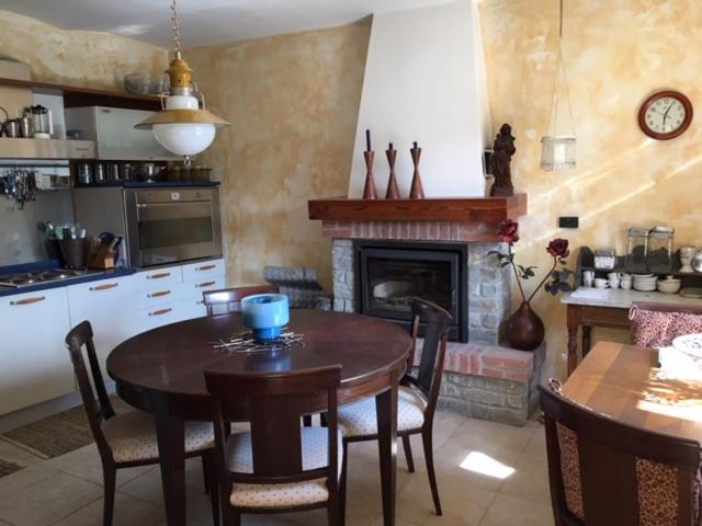 Casa Petra - Casa Tre Stelle - Casa Caneva - Ferien Fuer 6-14 Personen Ponti エクステリア 写真